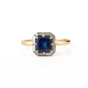 แหวนพลอยไพลินสีน้ำเงินทรงสี่เหลี่ยมแบบมินิมอล คอลเลคชั่นใหม่ สำหรับใส่ทุกวัน ทำจากทองคำแท้ 18K - Product Image 1