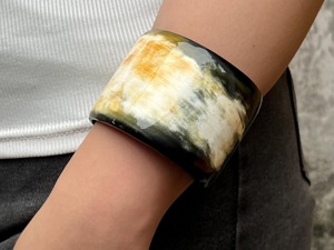 Bracelet en corne de buffle fait main pour femmes, nouveau design élégant pour mariage, bracelet en corne de buffle poli - Product Image 5