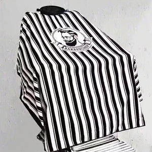 Cape de barbier professionnelle personnalisée avec logo, coupe de cheveux rayée noir et blanc, durable, résistante à l'eau, pour salon de coiffure - Product Image 4