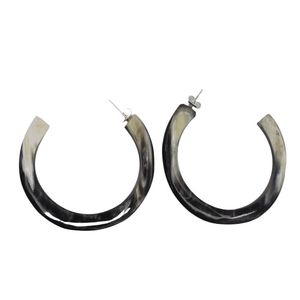 Boucles d'oreilles de luxe faites à la main en corne de buffle pour femmes, vente en gros, boucles d'oreilles personnalisées en corne de vache naturelle, OEM ODM, boucles d'oreilles tendance. - Product Image 6