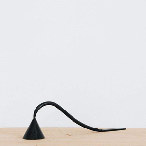 Éteignoir à bougie élégant en fer avec design cloche, résistant à la chaleur, outil de décoration pour la maison - Product Image 3