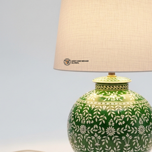 Lampe de table artisanale avec incrustation florale verte |   Éclairage décoratif design pour la maison - Product Image 2