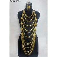 Parure de bijoux exquise pour femme, style bohème, en cuivre plaqué or, pour mariage, fiançailles et fête, comprenant collier et boucles d'oreilles à pampilles en filigrane doré