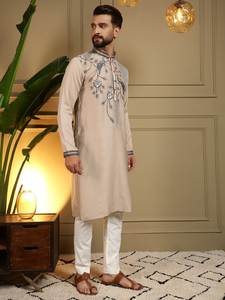 Ensemble de Kurta pour homme, vêtements de fête haut de gamme - Tenue en viscose et soie brodée par des designers - Product Image 2