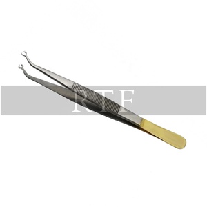 Pince chirurgicale courbée angulaire Pince manuelle en acier inoxydable et plastique et porte-aiguille pour les procédures de suture du maïs - Product Image 2