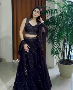 Lehenga Choli ethnique indien pour femmes, orné de paillettes, pour les mariages, les fêtes et les événements festifs, tenue tendance - Product Image 1