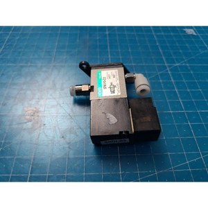 Válvula Solenoide de 3 Puertos CKD 3PA110-D2, Usada, Piezas de Equipos Legacy Semiconductor - Product Image 6