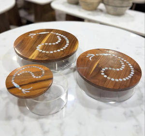 Caja de chocolate acrílica moderna de calidad superior con tapa de madera y Perla Regalo festivo y de boda disponible a precio mayorista - Product Image 1