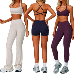 Ensemble de vêtements de sport pour femme : débardeur halter et pantalon évasé, tenue de yoga, ensemble de fitness pour l'entraînement et la gym, vêtements de sport pour femme - Product Image 1