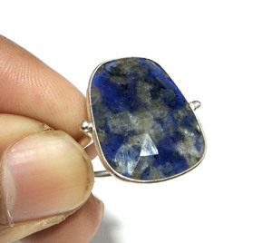 Bague Statement en Lapis-Lazuli Bleu Naturel, Faite à la Main en Argent Sterling 925, Bijou Unique, Bague Cocktail Style Bohème Ovale - Product Image 2