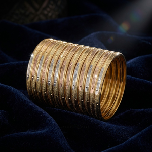 Pulseras Apilables de Diseño para Mujer ORO-Z, Multicolor, Chapadas en Oro, Aleación de Cobre, Tres Tonos, Texturizadas, para Fiestas, Étnicas, Modernas - Product Image 4