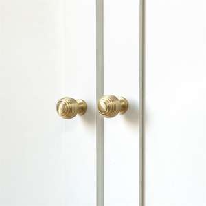 Bouton de meuble moderne côtelé rond en laiton massif, finition or brossé, poignée texturée pour tiroirs de cuisine et armoires - Product Image 5