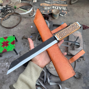 Couteau de chef viking artisanal forgé à la main avec manche en bois et étui en cuir - Product Image 1