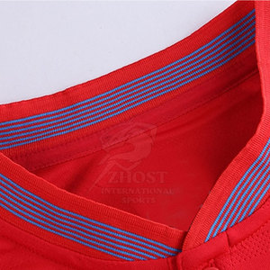 ชุดฟุตบอลระดับมืออาชีพ ประกอบด้วยเสื้อและกางเกงขาสั้น ผลิตจากวัสดุที่ระบายอากาศได้ดีและมีน้ำหนักเบา มีจำหน่ายแล้ว - Product Image 3