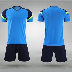 Ensemble de maillot de foot bleu pour homme, polyester respirant, tenue d'entraînement, taille adulte, manches courtes avec accents bleu marine et vert fluo - Product Image 1