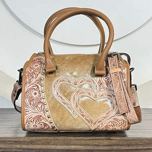 Sac bandoulière unisexe en cuir de vachette repoussé à la main, motif cœur, style boutique, idéal pour les week-ends – Nouveauté - Product Image 4