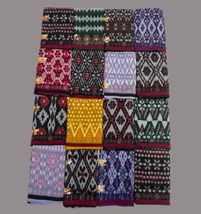 Sarong indonesiano Botol Aulia super intessuto Goyor, elegante per uomo, proveniente dalla provincia di Giava orientale. - Product Image 2