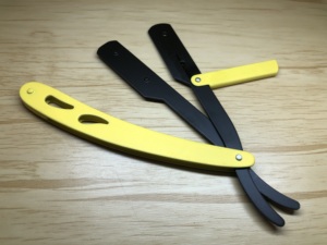 Rasoir droit professionnel pour barbier en acier inoxydable massif avec logo personnalisé et lame apparente - Product Image 5