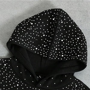 Sweat à capuche noir avec strass et motif crâne pour homme, en mélange coton et polyester, imprimé flamme gothique, fermeture éclair intégrale, style punk streetwear - Product Image 4