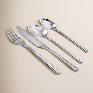 Ensemble de couverts élégants en acier inoxydable, cuillères, fourchettes et couteaux modernes courbés, vaisselle de table haut de gamme - Product Image 6