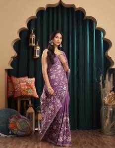 Sari de Mezcla de Seda Bordado Reversible Sin Arrugas KV (Púrpura) para Fiesta - Product Image 2