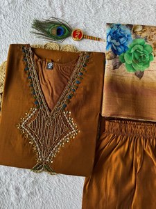 Kurti en rayonne marron avec col en V brodé et détails perlés pour femme, style traditionnel indien et pakistanais, tenue décontractée - Product Image 5