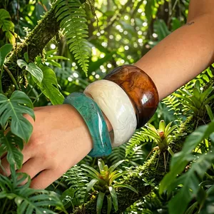 Pulseras Modernas de Resina Epoxi con Diseño de Ángel, Tres Tonos Brillantes, Joyería de Moda para Mujer, Venta al por Mayor en India - Product Image 5