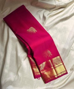 Sari de Seda Listo para Enviar con Borde Dorado, Traje Tradicional Indio para Bodas, para Mujer - Product Image 5