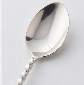 Elegante Juego de Cubiertos de Metal con Mangos Trenzados y Perillas Decorativas Rojas, Aptos para Lavavajillas, Vajilla para Bodas - Product Image 2