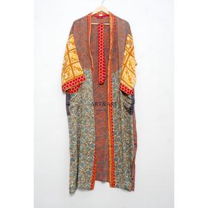 Kimono de Lujo Vintage de Seda Crepé Suave para Mujer |   Blusa de Otoño con Estampado Floral Hecha a Mano, Cuello en V, Cintura Elástica, Manga Tres Cuartos, Suave - Product Image 3