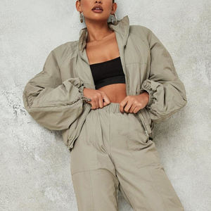 Ensemble deux pièces coupe-vent respirant pour femmes, survêtements coupe-vent pour femmes en gros avec couleurs, tailles et logo personnalisables - Product Image 4