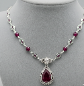 Collar de Granate Rojo para Mujer, 16 Pulgadas, 20 g, Corte de Pera y Redondo de 8 mm, Joyería de Plata Chapada en Oro de Lujo - Product Image 2