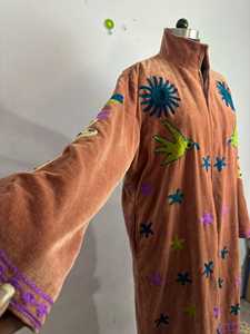 Robe en velours sérigraphié style Suzani, veste de festival bohème, motif floral et oiseaux, vêtement d'extérieur 100% coton, longueur intégrale, fermeture à cordon - Product Image 6