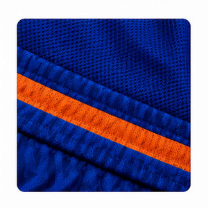 Uniforme de basket-ball personnalisé avec des caractéristiques de contrôle de l'humidité, impression par sublimation résistante à la décoloration et design confortable - Product Image 6