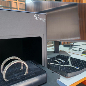 Le Trusure Apex détecte avec précision les diamants CVD, HPHT et RFT dans les pierres brutes et les bijoux montés. - Product Image 1