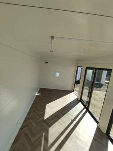 Casa Contenedor Modular Prefabricada Moderna con Estructura de Acero y Ventanas Grandes de Vidrio para Dormitorio, Sala de Estar u Oficina - Proyecto Completo - Product Image 4