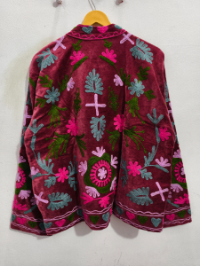 Chaqueta corta informal de terciopelo bordado Suzani para mujer, transpirable, artesanal, de algodón, con un diseño elegante. - Product Image 4