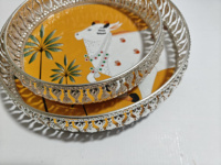 Set Perlengkapan Makan Pichwai India dari Logam Perak Jerman Kuning Kontemporer JM INTERNATIONAL Model JM-005112 untuk Pesta