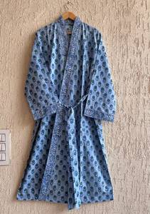 Kimono de Algodón con Estampado Floral Hecho a Mano, Túnica de Verano, Kimono Corto, Talla Única, Bata, Cubrebaño Hecho a Mano para la Playa - Product Image 3