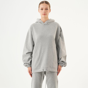 Ensemble de sweat-shirts gris surdimensionnés sans cordon, doublés polaire, essentiels pour la ville, avec ourlet ajustable, confort tendance pour toutes les saisons par Ako - Product Image 1