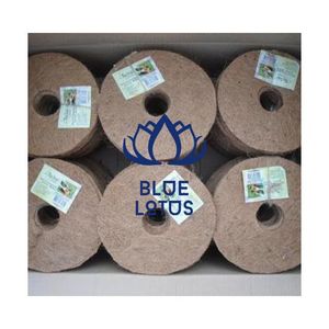 แผ่นใยมะพร้าว Coir Disc 2026 สำหรับเพิ่มความมั่นคงของดินและกักเก็บความชื้น เหมาะสำหรับการเพาะเมล็ดและการปกคลุมดิน  เป็นสินค้าที่มีความต้องการสูง - Product Image 1