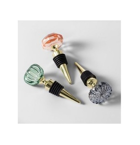 Bouchon de bouteille en métal de forme unique avec design artistique, scellant à vin étanche pour une utilisation décorative et fonctionnelle - Product Image 1