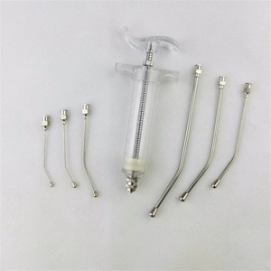 Jeringa Veterinaria Reutilizable con Cánulas Metálicas para Alimentación Oral y Administración Intravenosa en Perros - Product Image 4