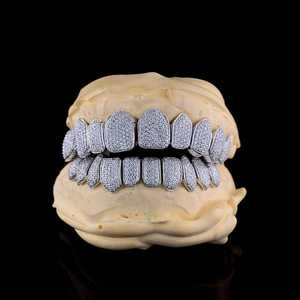 Grillz Dentales de Plata 925 con Incrustaciones de Moissanita de Corte Brillante Redondo, Estilo Hip Hop, Unisex, para Uso Diario - Product Image 1