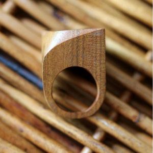 Anillo de Dedo de Madera y Resina de Estilo Rústico Moderno, Alfombrillas y Protectores Elegantes, Accesorio para Amantes - Product Image 3