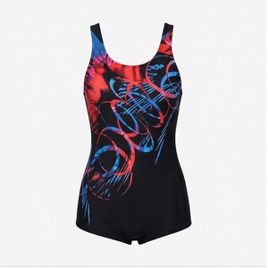 Traje de baño de una pieza para mujer con estampado abstracto rojo y azul, cuello redondo, pantalones cortos de natación elásticos de poliéster y elastano - Product Image 1