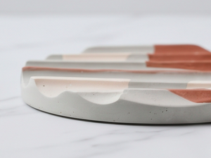 Reposacucharas de cerámica redondo con diseño acanalado de terracota, patrón abstracto de mármol, para uso en la cocina y el hogar. - Product Image 2