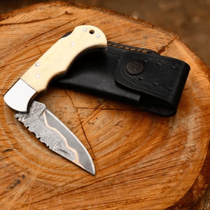 Cuchillo Plegable de Acero de Damasco Hecho a Mano con Mango de Hueso, Funda de Cuero Personalizada, Cuchillo de Bolsillo EDC - Product Image 1
