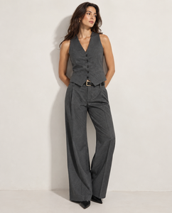 Ensemble gilet cintré et pantalon large gris anthracite pour femme - Product Image 1