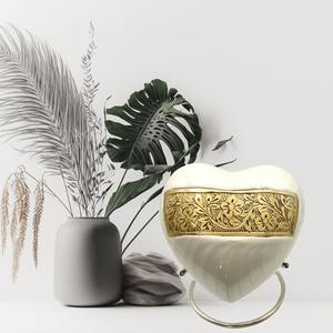 Urna Conmemorativa para Cenizas de Humanos y Mascotas, Pequeño Recuerdo/Urna para Compartir Cenizas Grabada en Níquel y Esmalte Blanco Marfil - Product Image 3